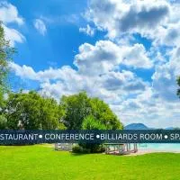 The Venue Country Hotel & Spa, hotel u gradu Hartbesport