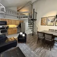 Viesnīca Mountain Villas Condo Retreat for 12 pilsētā Boyne Falls