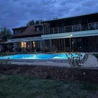 Silver Horse Ranch, hótel í Békés