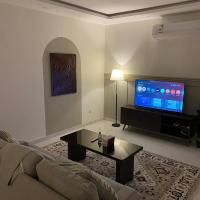 استديو واسع بمطبخ قرب المطار دخ ول ذاتي, hotel near Prince Mohammad bin Abdulaziz International Airport - MED, Al Madinah