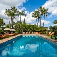CASA TESS boutique hotel, hotel i Estepona