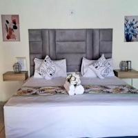 Glamour C-rane lodge, hotel near Phalaborwa Airport - PHW, Phalaborwa