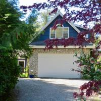 Cobble Wood and Bird Sanctuary Guest Houses, hotel near Tofino Airport - YAZ, Tofino