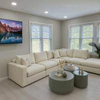 Family Home Pool HotTub Near Lighthouse Point Park, hotel near Tweed-New Haven Airport - HVN, New Haven