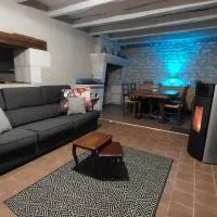 Gîte Galadriel - Charme et Nature: Chambon şehrinde bir otel