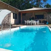 Chalé com Piscina e Churrasqueira Privativos: Búzios'ta bir otel