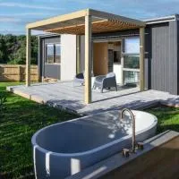 Old Beach Pods, Te Moana, готель у місті Вайкенай