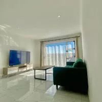 Chill & Cozy shared apartment with Michael โรงแรมในCape Town