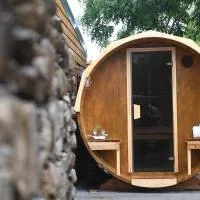 The Stall at CasaClarig - West Cork Cabin with Sauna, hotelli kohteessa Béal an dá Chab