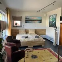 Bed and breakfast Art 7, hotelli Heeswijk-Dintherissä