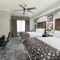 Denton में, होटल Best Western Premier Crown Chase Inn & Suites