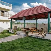 Tropicana Twin Homes Jacuzzi 5BHK40min Airport, Hotel in Chik Bānavar