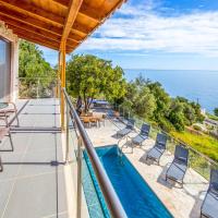 Villa Segounia, &xi;&epsilon;&nu;&omicron;&delta;&omicron;&chi;&epsilon;ί&omicron; &sigma;&epsilon; &Sigma;&kappa;&iota;&nu;ά&rho;&iota;&alpha;