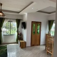 Luxury Terrace Guest House, hotel em Bonamakolo