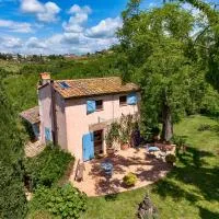 Appartamento con patio privato e giardino tra Pisa e Firenze, hotel en Palaia
