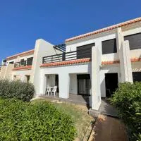 Zaouia Sidi Ouaggag에 위치한 호텔 Aglou center
