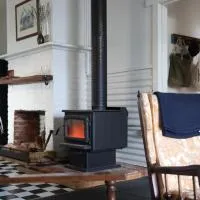 Homeo Alpine Cottage, hotel i Omeo