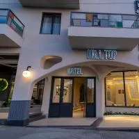 Hill Top Hotel, ξενοδοχείο στην Άκαμπα
