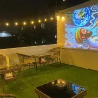 Holy Hostel Sathorn, hotel a Thung Maha Mek