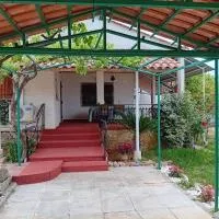 Private house near Amarynthos, Evia, Greece, hotel v mestu Amarinthos