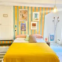 Casa Curiè 17 in borgo storico, מלון במולטראזיו