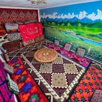 Ay-Rus Guest house Salt Lake, hotel v destinácii Kyzyl-Tuu