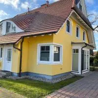 STRANDROSE - 300m zum Strand - Kamin - Sauna, hotel in Zingst