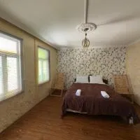 Guest House AKU'TSA, מלון בK'eda