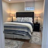 Private 2bedroom Unit, Free Parking, Free from Smoke & Pet, Self-Check IN, hotell i Pickering