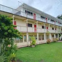 Dave Parker Eco Lodge Hotel، فندق في أبيا