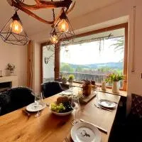 Bergchalet mit Pool und Sauna, ganz nah am Bikepark Weitnau, direkt am Skilift, hotel v destinaci Missen-Wilhams