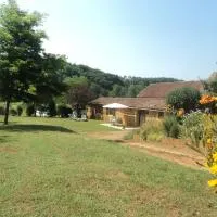 Montferrand-du-Périgord에 위치한 호텔 Ferme de la Rivière