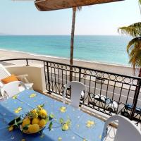 Superbe 3P en bord de mer avec terrasse et garage &agrave; Menton - FR-1-196-248, hotel em Menton