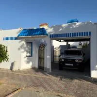 Razz Villa - Beachfront Getaway, Durrat Al Arus, ξενοδοχείο σε Dhahban
