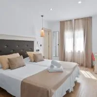 Hotel Costa Brava โรงแรมในโรเซส