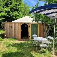 Tente-Cabane en Quercy, hotel en Planioles