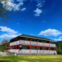 Rivermount Motel, hotel em Little Fort