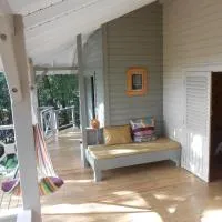 Nati Lodge - Bungalow Guadeloupe, hotell i Bouillante