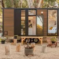 Summer Lea 2 by Tiny Away, hotel a Howes Creek