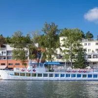 Hotel Port Doksy, מלון בסטארה ספלאבי