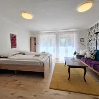 Napvirág - Közel mindenhez, hotel di Balatonakarattya