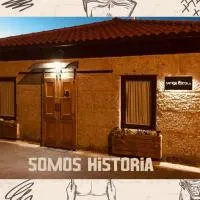 Casa Escuela Trasmiras, Casa dos Mestres, hotel v mestu Trasmiras