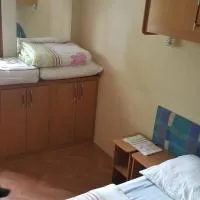 BUNGALO 2 SOBE I MALI D,BORAVAK S KUHINJOM I terasa、Žontiのホテル
