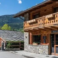 Bijoux Des Alpes - Mont Blanc Village, hotel sa La Salle