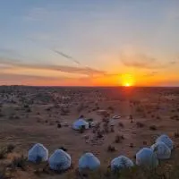 Authentic Uzbek Yurt Camp eco-friendly, hotel sa Nurota