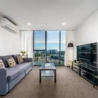 Luxury Living and Pool Views in the Heart of Woden - Hosted by Canstay, hotel di Phillip