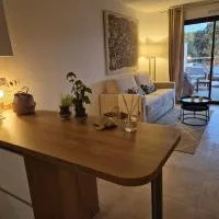 Appartement Neuf Grande Terrasse AGOSTA PLAGE، فندق في Albitreccia