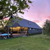 Kõrvalhoone, hotel a Pirgu