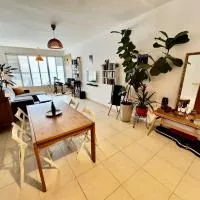 Lovely & comfi 90m Apartment in City Center, hotel em Rishon LeZion
