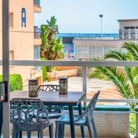 Apolo XI, Calpe, Modern Holiday Apartment, Sea view, Pool, 100m to Beach!, hotel en Calpe